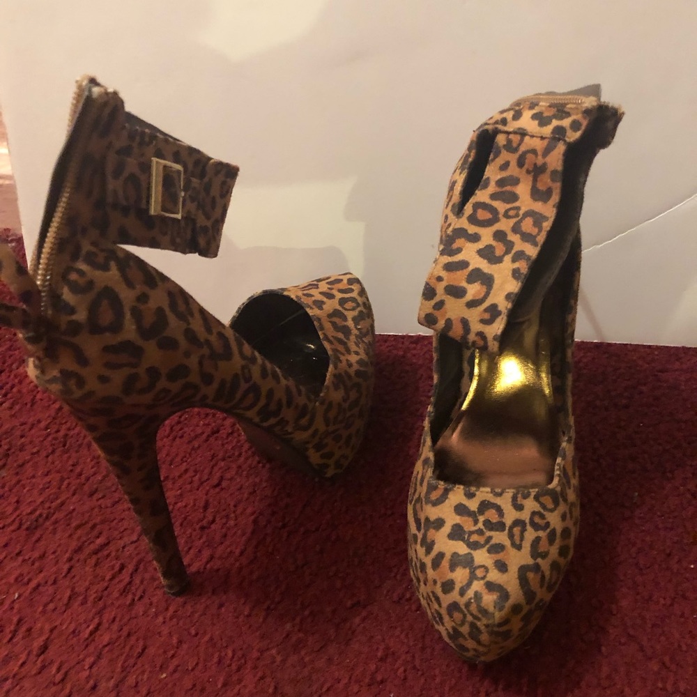 High heel shoes